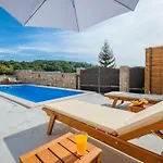 Beram Villa