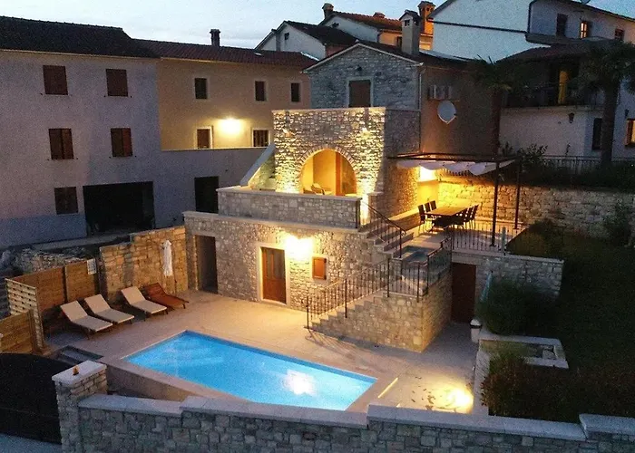 빌라 Villa Beram 파진